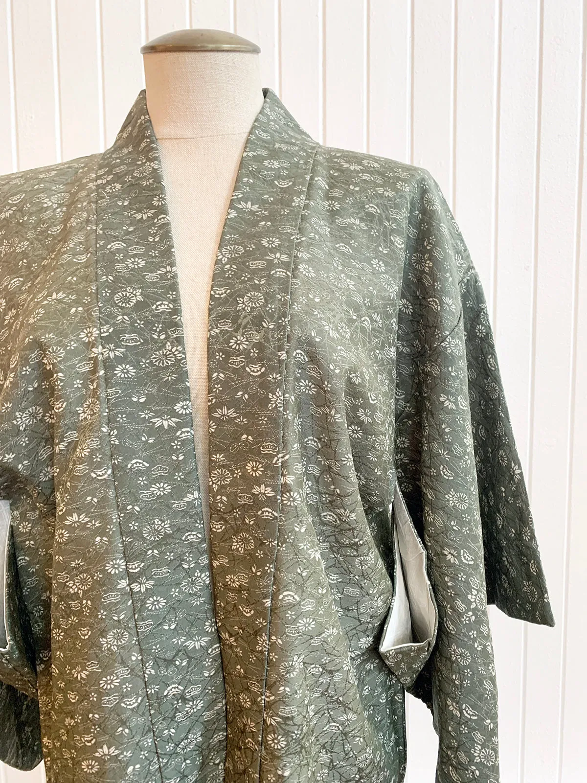 New Arrival ! Vintage Haori/Kimono Green Floral 1980s