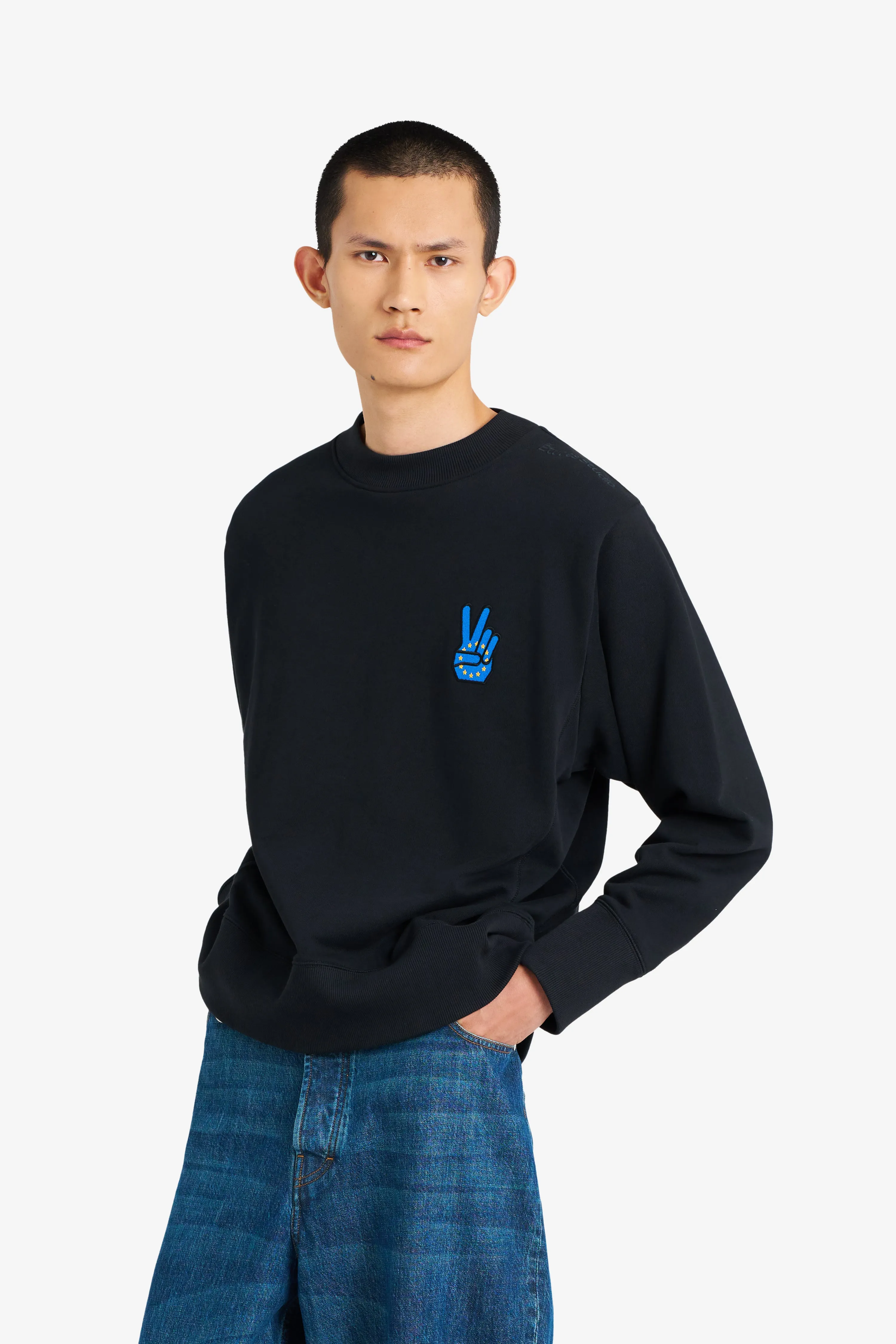 RELAX CREW NECK PEACE BLACK