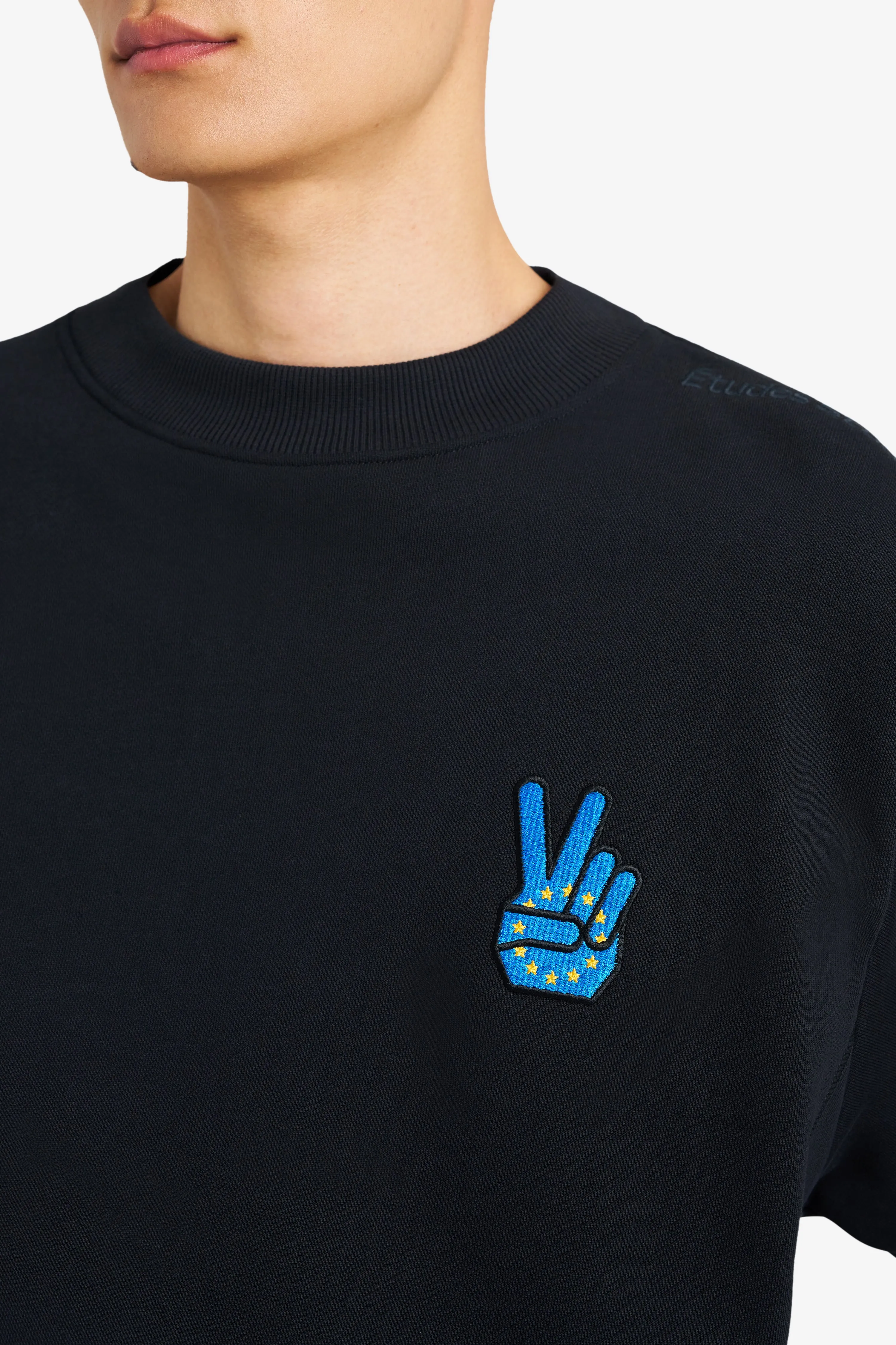 RELAX CREW NECK PEACE BLACK